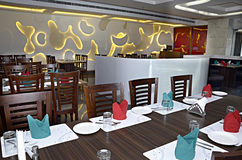 Hotel Crimson Palace Agra  Kültér fotó