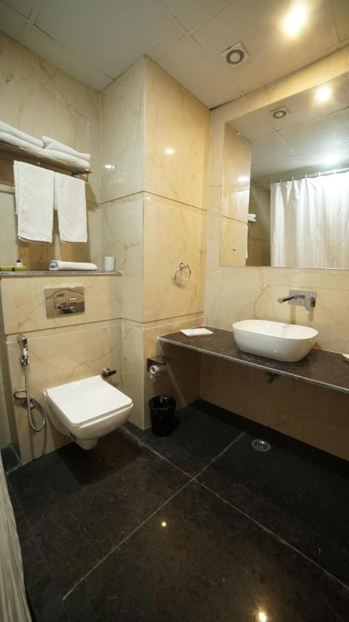 Hotel Crimson Palace Agra  Kültér fotó