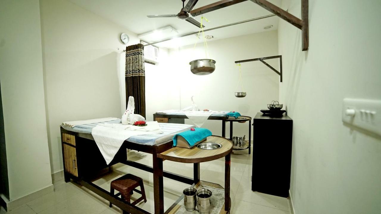 Hotel Crimson Palace Agra  Kültér fotó